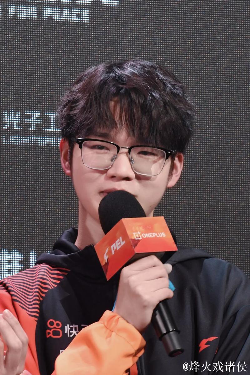 年度人气名场面提名:TJB-花花(陈玉萌)冷静应对抓准时机,枪雷齐发一敌四 年度人气名场面提名:TJB-花花(陈玉萌)冷静应对抓准时机,枪雷齐发一敌四